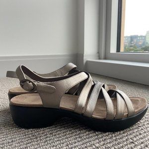 Dansko, Women's Size EU 38 (US 7.5-8), Gold/Pewter
